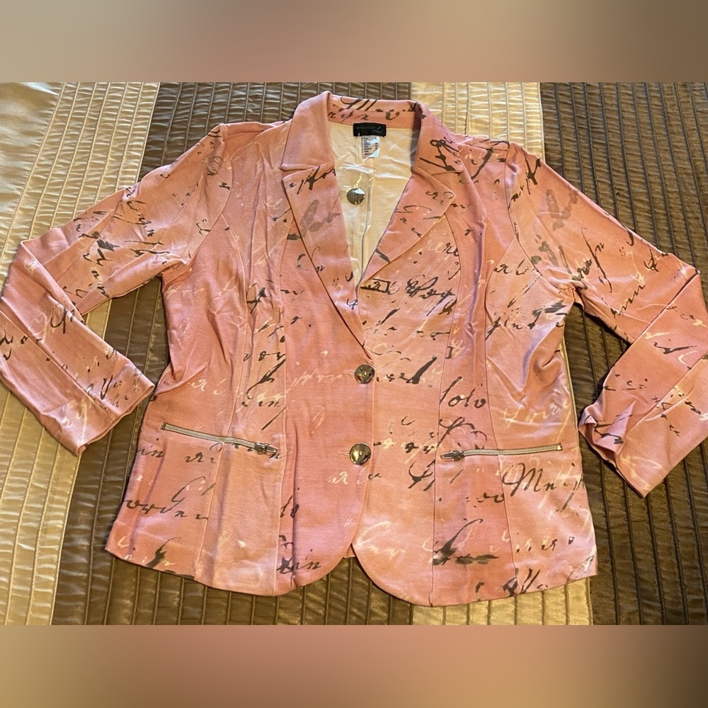 NEW - Creation L Blazer. Zippered Front Pockets. Light Pink. 2 button closure